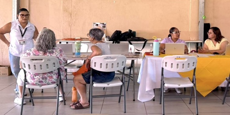 FISCALÍA DE SANTA CRUZ PARTICIPÓ EN FERIA COMUNITARIA SOBRE DERECHOS DE LAS MUJERES