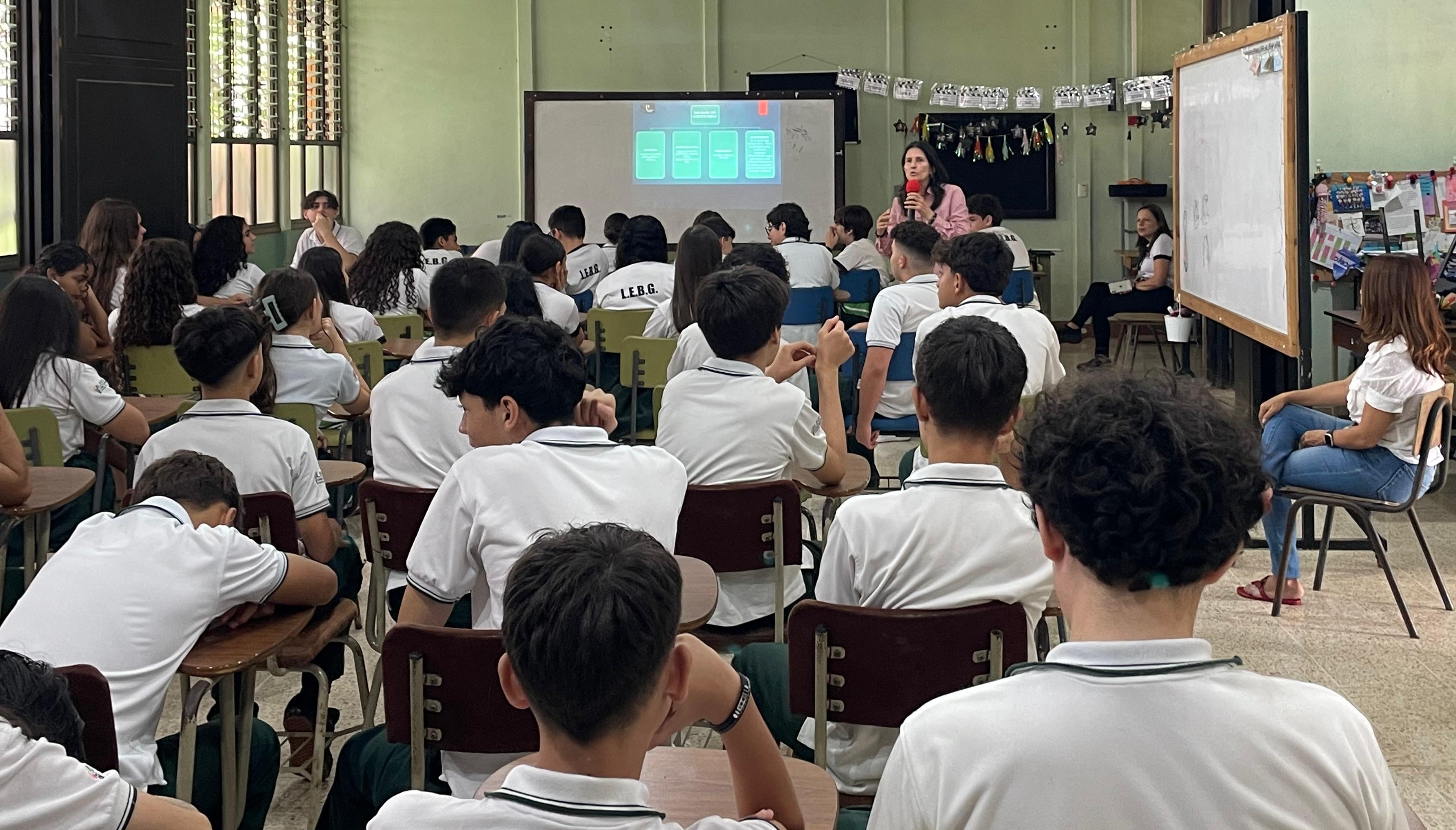 Colegiales charla